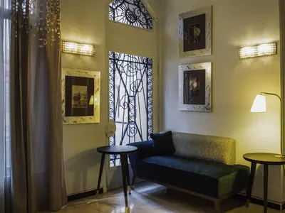 Coin salon dans l'établissement Mercure Paris Opéra Faubourg Montmartre
