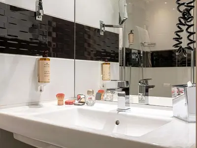 Salle de bains dans l'établissement Mercure Paris Place d'Italie