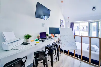 Télévision ou salle de divertissement dans l'établissement WS Saint-Lazare - Lafayette
