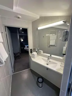 Salle de bains dans l'établissement Best Western Empire Elysees