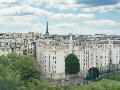 Vue générale sur Paris ou vue de la ville depuis l'hôtel