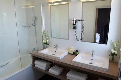 Salle de bains dans l'établissement Hôtel Saint-Charles