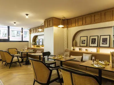Coin salon dans l'établissement Novotel Paris Suresnes Longchamp