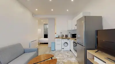 Cuisine ou kitchenette dans l'établissement Luxurious and Cosy Apt in the center of Paris 14