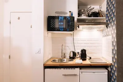 Cuisine ou kitchenette dans l'établissement Functional Studio In Paris