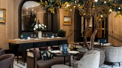 Coin salon dans l'établissement Hôtel Lancaster Paris Champs-Elysées
