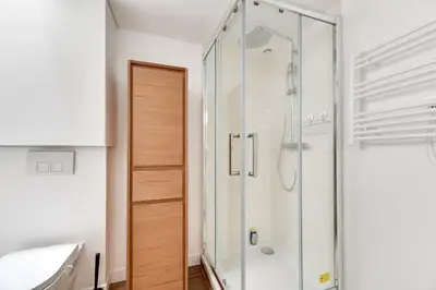 Salle de bains dans l'établissement 136 Suite Harold - Superbe Appartement à Paris.