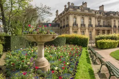 Jardin de l'établissement Studio design proche Champs-Elysées