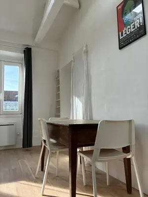 Télévision ou salle de divertissement dans l'établissement Luxembourg Montparnasse