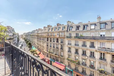 Vue générale sur Paris ou vue de la ville depuis l'hôtel