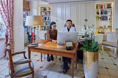 Clients de l'établissement Le Relais Montmartre