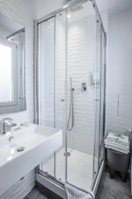 Salle de bains dans l'établissement Prince Albert Wagram
