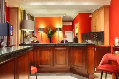 Cuisine ou kitchenette dans l'établissement Hotel Trianon Rive Gauche