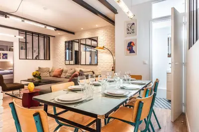 Coin salon dans l'établissement Design & New Loft - 8 guests - Heart of Paris
