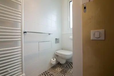 Salle de bains dans l'établissement La Regence