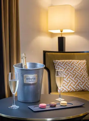 Boissons dans l'établissement Hôtel Le Marquis by Inwood Hotels