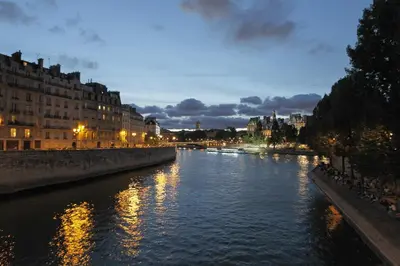 Vue sur la rivière ou le fleuve situé(e) à proximité de l'hôtel