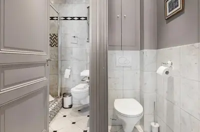 Salle de bains dans l'établissement Rully