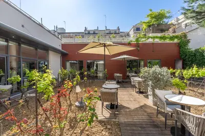Jardin de l'établissement DoubleTree by Hilton Paris Boulogne