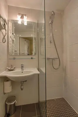 Salle de bains dans l'établissement Timhotel Tour Montparnasse