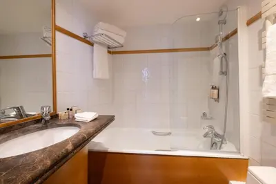 Salle de bains dans l'établissement Royal Saint Michel