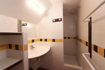 Salle de bains dans l'établissement MIJE MARAIS Hostel