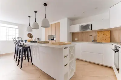 Cuisine ou kitchenette dans l'établissement Palais des congrès , 4 bedrooms