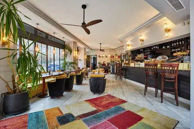 Restaurant ou autre lieu de restauration dans l'établissement Eiffel Villa Garibaldi