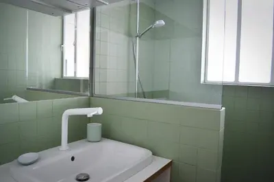 Salle de bains dans l'établissement Appartement design avec balcon