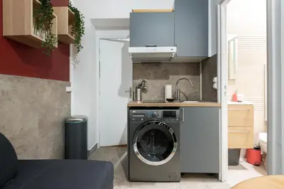 Cuisine ou kitchenette dans l'établissement Basilique du Sacré Coeur - Beautiful 2P apartment