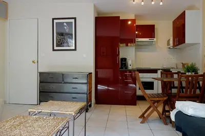 Cuisine ou kitchenette dans l'établissement Le Petit Chatelet appartement 3 au coeur de Paris
