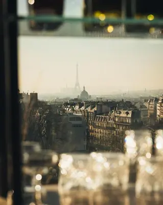 Vue générale sur Paris ou vue de la ville depuis l'hôtel