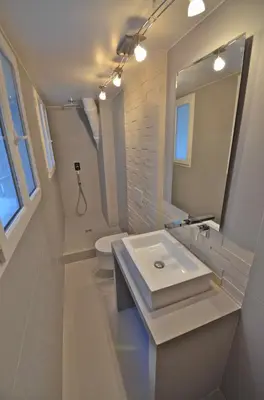 Salle de bains dans l'établissement Bourbons