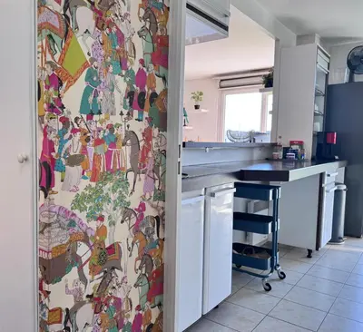 Cuisine ou kitchenette dans l'établissement FELLINI 3BR with safe parking