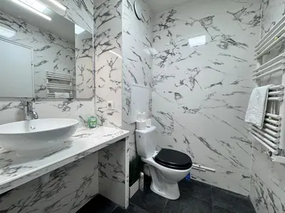 Salle de bains dans l'établissement FELLINI 3BR with safe parking