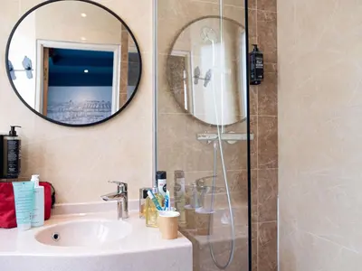 Salle de bains dans l'établissement Ibis Styles Paris Batignolles