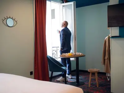 Télévision ou salle de divertissement dans l'établissement Ibis Styles Paris Batignolles