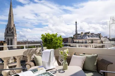 Balcon ou terrasse dans l'établissement Hôtel De Sers Champs Elysées Paris