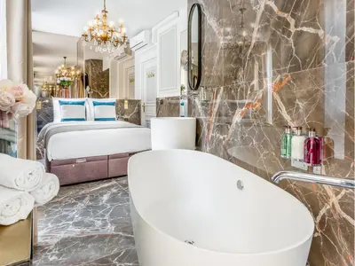 Salle de bains dans l'établissement Merveil - Luxury Suite - Louvre - Marcel II