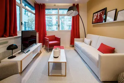 Télévision ou salle de divertissement dans l'établissement SUITE GIDE : au cœur de la Rive Gauche, neuf, design, 2/4 personnes