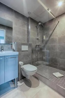 Salle de bains dans l'établissement Hôtel Avama Prony