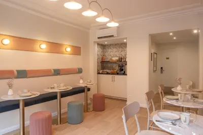 Coin salon dans l'établissement Hôtel Avama Prony
