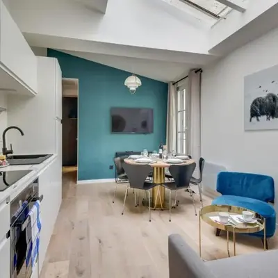 141 Suite Klein - Superbe Appartement à Paris.