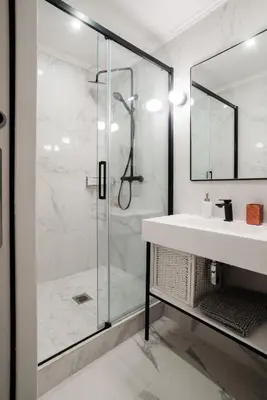 Salle de bains dans l'établissement SUITE ELUARD au cœur de la Rive Gauche, neuf, design, 2-4 personnes
