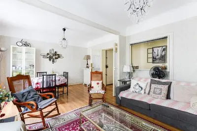 Coin salon dans l'établissement GuestReady - Bel Apt à 5 minutes de Chinatown