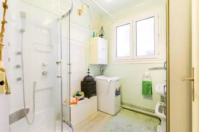 Salle de bains dans l'établissement GuestReady - Bel Apt à 5 minutes de Chinatown