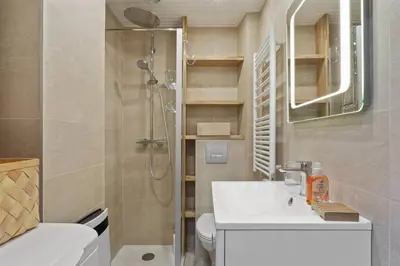 Salle de bains dans l'établissement GuestReady-Charming Studio 15 mins to Grand Palais