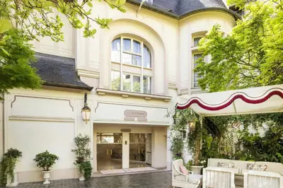 Façade ou entrée de l'établissement Renaissance Paris Nobel Tour Eiffel Hotel