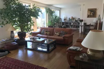 Coin salon dans l'établissement Bel appartement lumineux / Happy rooftop 120 m2