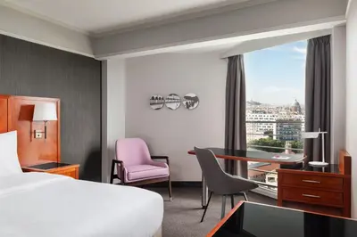 Un ou plusieurs lits dans un hébergement de l'établissement Paris Marriott Rive Gauche Hotel & Conference Center